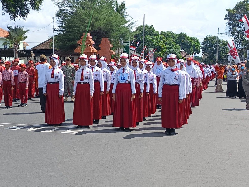 KEGIATAN LOMBA GERAK JALAN HUT KE 80 RI
