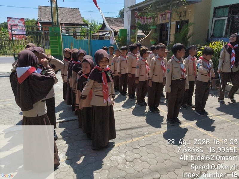 KEGIATAN EKSTRAKURIKULER PRAMUKA
